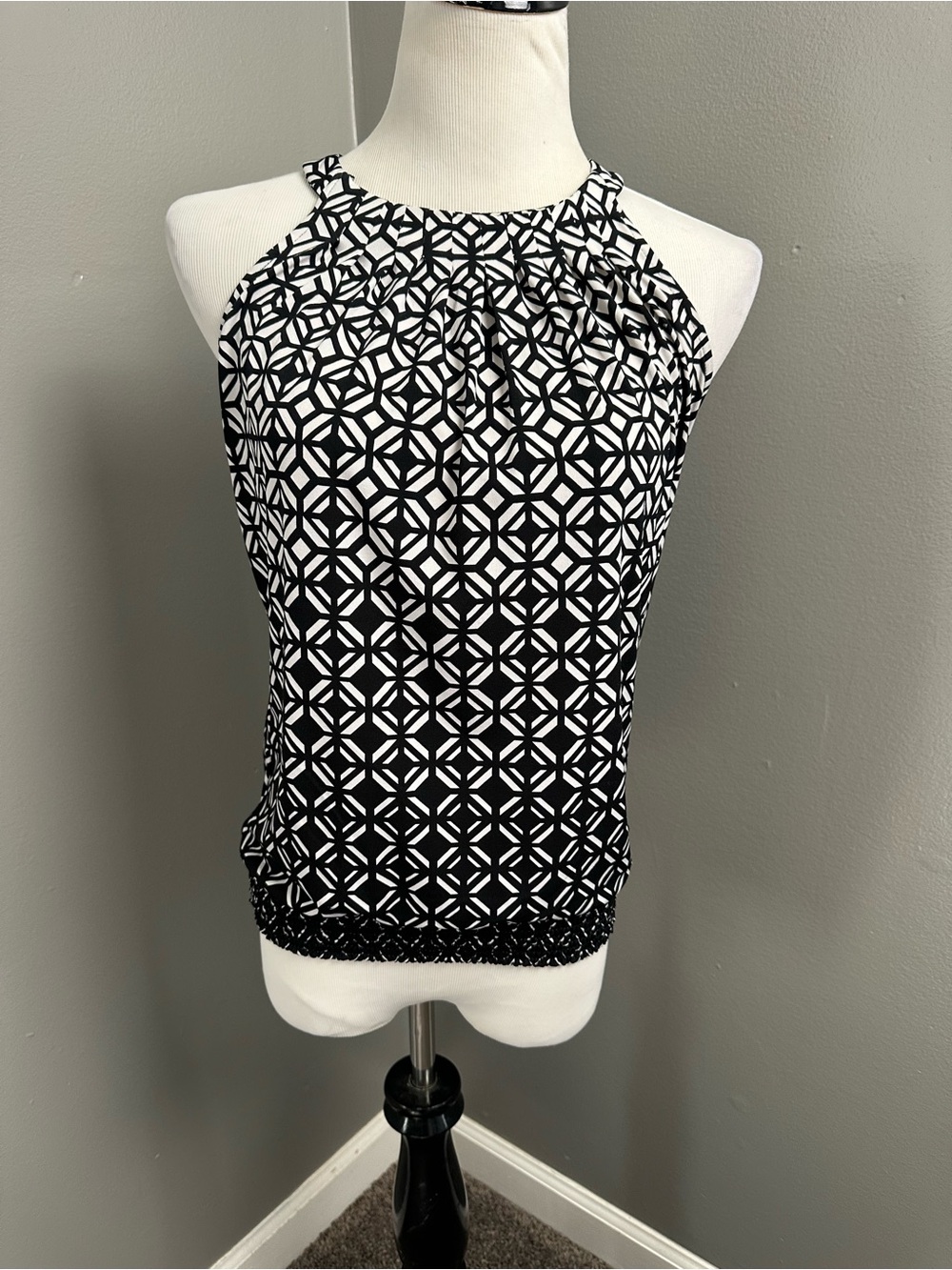 White House/Black Market women’s S Black & White Geometric Halter blouse